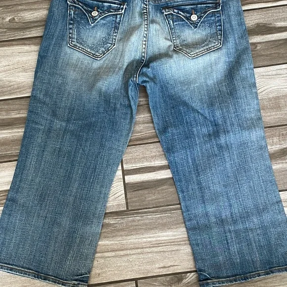 Vigoss Light Blue Flare Capri Jeans - Picture 3 of 5